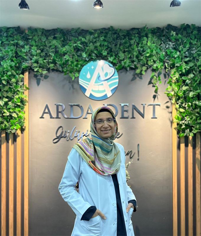 Diş Hekimi Ayşe Şahin